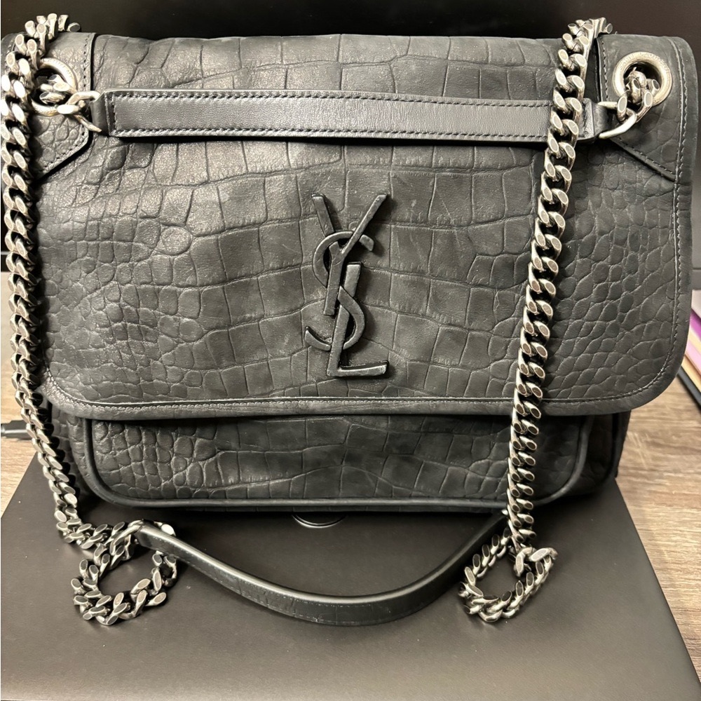YSL 
NIKI LARGE IN GRAINED LAMBSKIN